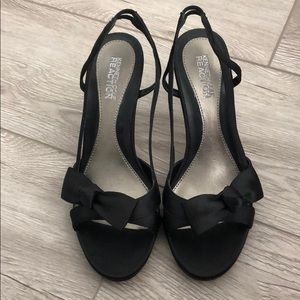 Kenneth Cole Reaction Black Heels w/ Bow Detail Size 6